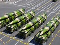 Các hệ thống phóng DF-26 đã được triển khai tới nhiều địa điểm để huấn luyện (Ảnh: Tân Hoa Xã)