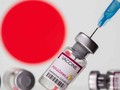 Nhật Bản sắp phát hành hộ chiếu vaccine được gắn với một ứng dụng di động (Ảnh: Reuters)