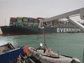 Tàu Ever Given mắc kẹt tại kênh đào Suez, gây ảnh hưởng lớn đến giao thương
