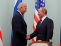 Ông Joe Biden và Vladimir Putin trong một cuộc gặp (Ảnh: Moscow Times)