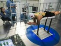 VĐV bơi lội và các nhà khoa học Trung Quốc trong một cuộc thử nghiệm đánh giá (Ảnh: CASC)