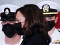 Phó Tổng thống Mỹ Kamala Harris thăm tàu USS Tulsa ở Singapore hôm đầu tuần này (Ảnh: Reuters)