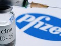 Việc gia hạn vaccine COVID-19 của Pfizer đã từng có tiền lệ và tuân thủ quy trình nghiêm ngặt (Ảnh: FT)