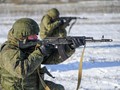 Binh sĩ Nga tập luyện tại trường bắn Kadamovskiy ở Rostov (Ảnh: AP)
