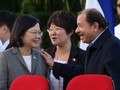 Nhà lãnh đạo Đài Loan Thái Anh Văn (trái) và Tổng thống Nicaragua Daniel Ortega trong một cuộc gặp hồi năm 2017 (Ảnh: Taiwan News).