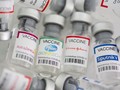 Nhiều nước đã và đang thực hiện chương trình tiêm mũi tăng cường vaccine COVID-19 để chống biến chủng Omicron (Ảnh: Reuters)