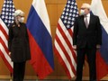 Thứ trướng Ngoại giao Mỹ Wendy Sherman và người đồng cấp Nga Sergey Ryabkov tại Geneva, Thụy Sĩ (Ảnh: Guardian)