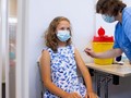 Nhiều quốc gia đang đẩy mạnh chương trình tiêm vaccine COVID-19 cho trẻ 5 - 11 tuổi (Ảnh: Reuters)