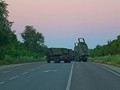 Pháo phản lực HIMARS của quân đội Ukraine chuẩn bị sẵn sàng chiến đấu trên một con đường cao tốc (Ảnh: Bộ Tổng tham mưu các lực lượng vũ trang Ukraine).