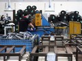 Dữ liệu trong tháng 4 cho thấy hoạt động sản xuất, chi tiêu tiêu dùng của Trung Quốc đều không đạt kỳ vọng (Ảnh: Reuters)
