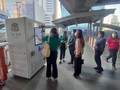 Một máy bán hàng tự động thông minh tại trạm xe ở Bangkok, Thái Lan (Ảnh: Bangkok Post)