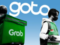 GoTo và Grab đã tích hợp nhiều dịch vụ vào một ứng dụng duy nhất (Ảnh: Bloomberg)