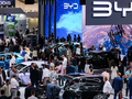 Trung Quốc vẫn sẽ là thị trường EV hàng đầu thế giới trong năm 2024 (Ảnh: Fortune)