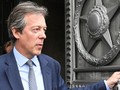 Đại sứ Anh tại Nga Nigel Casey rời Bộ Ngoại giao Nga tại Moscow (Ảnh: Sputnik)
