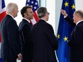 Thủ tướng Đức Olaf Scholz (phải), Tổng thống Mỹ Joe Biden (trái), Tổng thống Pháp Emmanuel Macron (thứ 2 từ trái) và Thủ tướng Anh Keir Starmer tại Berlin, Đức (Ảnh: Getty)
