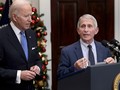 Tổng thống Mỹ Joe Biden và Tiến sĩ Anthony Fauci tại Nhà Trắng, ngày 29/11/2021. Ảnh: Getty.