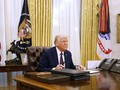 Tổng thống Mỹ Donald Trump ký hàng loạt sắc lệnh hành pháp. Ảnh: Getty.