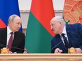 Tổng thống Nga Vladimir Putin và Tổng thống Belarus Alexander Lukashenko tham dự lễ ký hiệp ước an ninh mới. Ảnh: Sputnik.