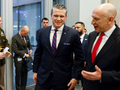 Bộ trưởng Quốc phòng Mỹ Pete Hegseth tham dự một cuộc họp về Ukraine ở Brussels, Bỉ hôm 12/2. Ảnh: CNN.