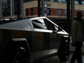 Một chiếc xe bán tải điện Cybertruck của Tesla. Ảnh: Reuters.