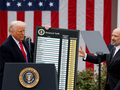 Tòa phúc thẩm Mỹ đã khôi phục lại thuế quan của Tổng thống Donald Trump. Ảnh: Reuters.