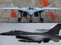 Su-35 của Nga (trên) và F-16 của Ukraine. Ảnh: MW.