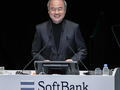 Masayoshi Son, chủ tịch kiêm giám đốc điều hành của SoftBank Group Corp., phát biểu trong cuộc họp đại hội đồng thường niên của công ty tại Tokyo, Nhật Bản, ngày 27/6. Ảnh: Bloomberg.