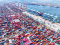 Các container được nhìn thấy tại cảng Thanh Đảo, tỉnh Sơn Đông, miền Đông Trung Quốc vào ngày 4/8. Ảnh: Getty.