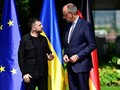 Tổng thống Ukraine Volodymyr Zelensky và Thủ tướng Đức Friedrich Merz tại Berlin hôm 13/8. Ảnh: NYTimes.