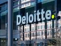 Deloitte sẽ phải hoàn trả 97.000 USD, đồng thời vướng vào cuộc tranh luận gay gắt về đạo đức nghề nghiệp và việc lạm dụng AI trong tư vấn chính sách công. Ảnh: Fortune.