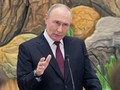 Tổng thống Nga Vladimir Putin phát biểu với các phóng viên sau chuyến thăm Kyrgyzstan tại Văn phòng Tổng thống Yntymak Ordo ở Bishkek, Kyrgyzstan. Ảnh: Sputnik.