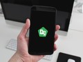 Ứng dụng Tạo phụ đề trực tiếp của Google giúp người khiếm thính giao tiếp dễ dàng hơn. Ảnh: Candid.Technology