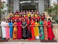 Tập thể các nhà khoa học nữ tại Viện Hóa học các hợp chất thiên nhiên. Ảnh: Viện Hàn lâm Khoa học và Công nghệ Việt Nam.