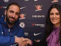 Gonzalo Higuain gia nhập Chelsea theo dạng cho mượn đến hết mùa bóng kèm điều khoản gia hạn thêm 01 năm hoặc mua đứt.