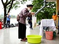 Cộng đồng gom góp gạo, thực phẩm chia sẻ với những người có hoàn cảnh khó khăn trong đại dịch covid-19- Ảnh internet.