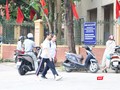 Học sinh đi học. Ảnh: Minh Thúy