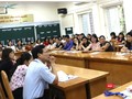 Họp hội đồng thi. Ảnh: Minh Thúy