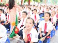 Học sinh hào hứng bước vào năm học mới. Ảnh: Minh Thúy