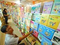 Phụ huynh lựa chọn sách giáo khoa