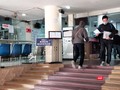 Người dân đến khám bệnh tại bệnh viện. Ảnh: Minh Thúy