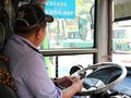 Người điều khiển phương tiện giao thông công cộng cần chú ý chủ động phòng dịch COVID-19. Ảnh: Gia Minh - Hạ Giang