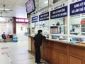 Người dân đăng ký khám bệnh tại Bệnh viện Xanh Pôn. Ảnh: BVCC