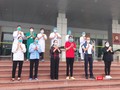 Các bệnh nhân mắc COVID-19 được công bố khỏi bệnh tại Bệnh viện Bệnh Nhiệt đới Trung ương cơ sở 2. Ảnh: Minh Thúy 