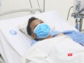 Nam tài xế bị nhồi máu cơ tim đang điều trị tại Bệnh viện E (Ảnh: Minh Thuý)