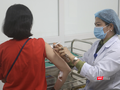 Tiêm thử nghiệm vaccine phòng COVID-19 cho tình nguyện viên (Ảnh - Minh Thuý) 