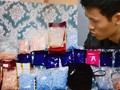 Đối tượng Quý cùng tang vật. (Ảnh: Trí Anh)