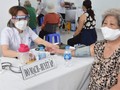TP. HCM tiêm vaccine phòng COVID-19 cho người cao tuổi tại Trung tâm Y tế Quận 3 (Ảnh - Vũ Mạnh Cường)