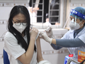 Học sinh được tiêm vaccine COVID-19 (Ảnh - Minh Thuý)