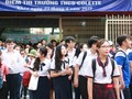Thí sinh mừng rỡ sau khi kết thúc môn thi tiếng Anh