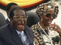 Hai vợ chồng tổng thống Zimbabwe